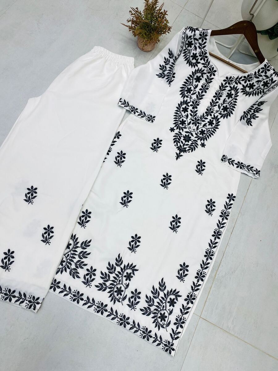Muslin Embroidery Plaza Set Kurthi Palazzo | Size L