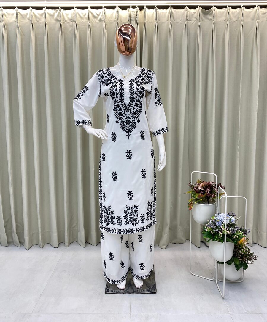 Muslin Embroidery Plaza Set Kurthi Palazzo | Size L