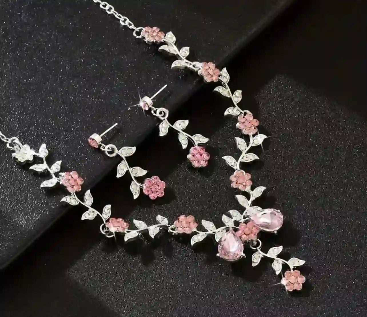 Women's Necklace & Earring Set for Casual & Party Wear