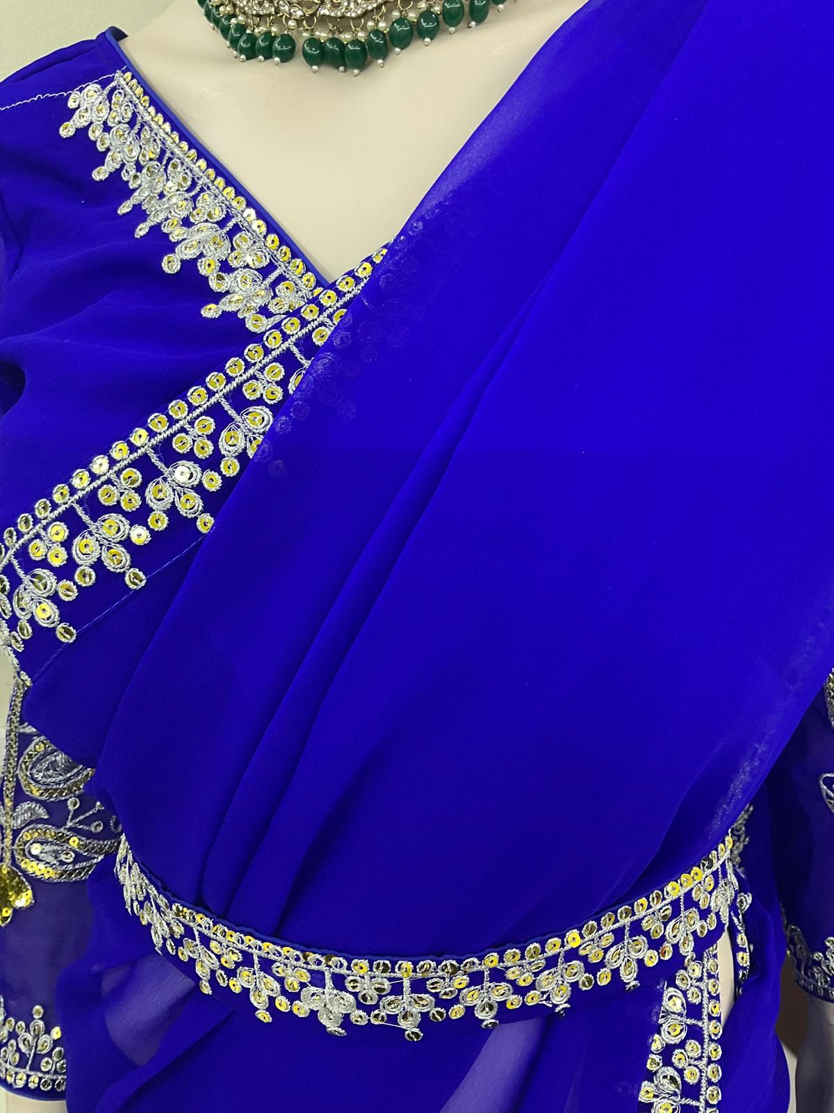 ساري جورجيت مطرز - بلوزة وحزام مخيطان، مقاس 40