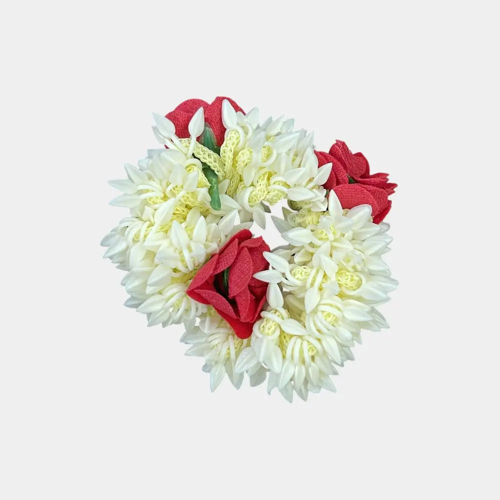 Traditional Gajara with Rose – Floral Hair Accessory for Women